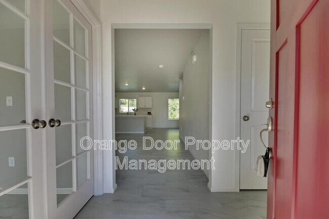 Foto del edificio - 9271 Snowdrop Avenue Southeast