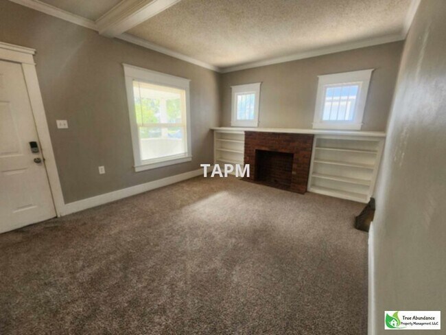 Building Photo - Pre Lease, 3 Bedroom House Near UNC, Greel...