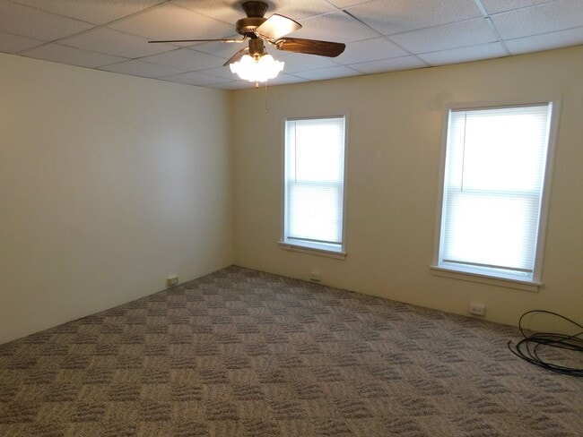 Building Photo - 2 BR Single Family Home in Cumberland