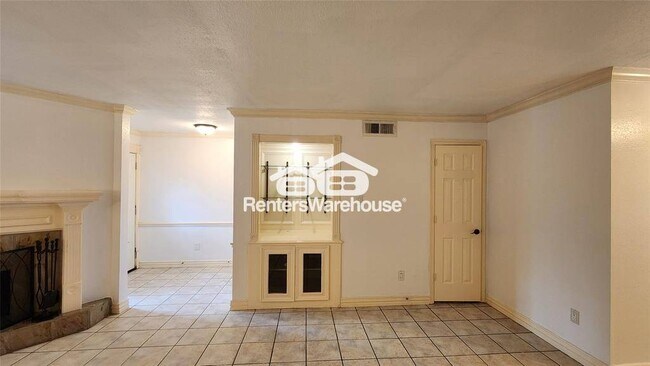 Foto del edificio - 2508 Bering Dr