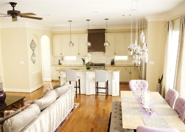 Foto del edificio - 1126 W 16th St