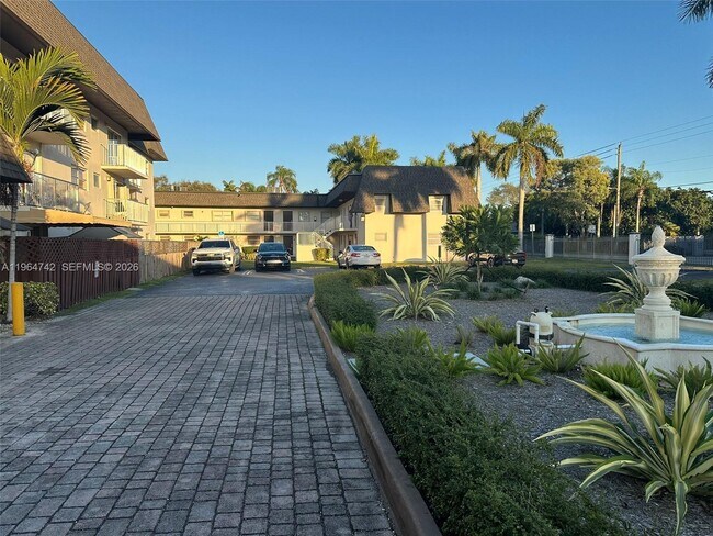 Foto del edificio - 8475 SW 94th St