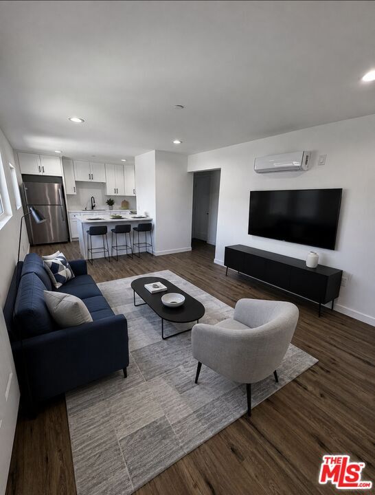 Foto del edificio - 3212 Glenhurst Ave