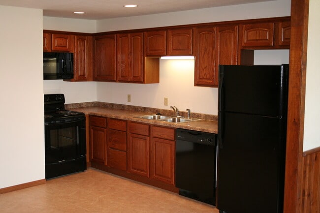 Kitchen - 112 S Waupansie St