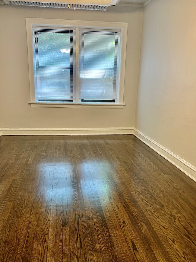 Foto del edificio - 3159 N Hudson Ave