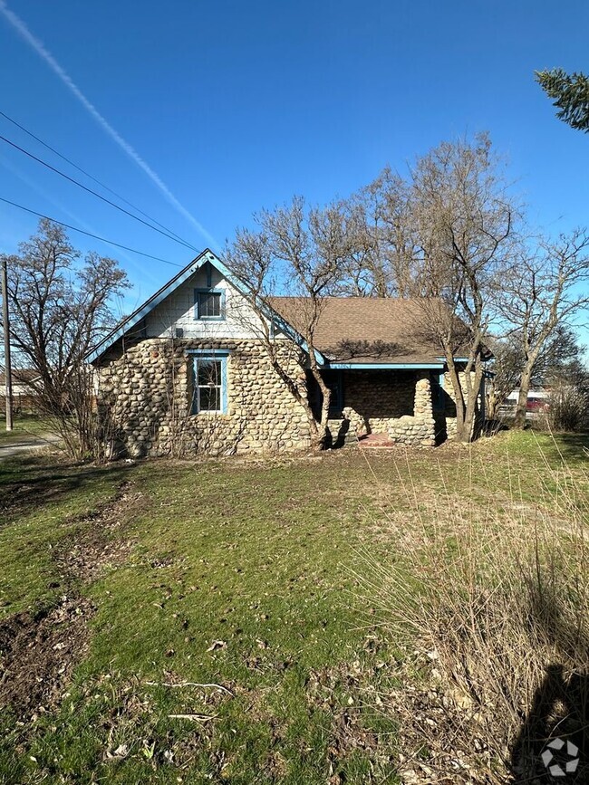 Building Photo - 645 McGuire Rd