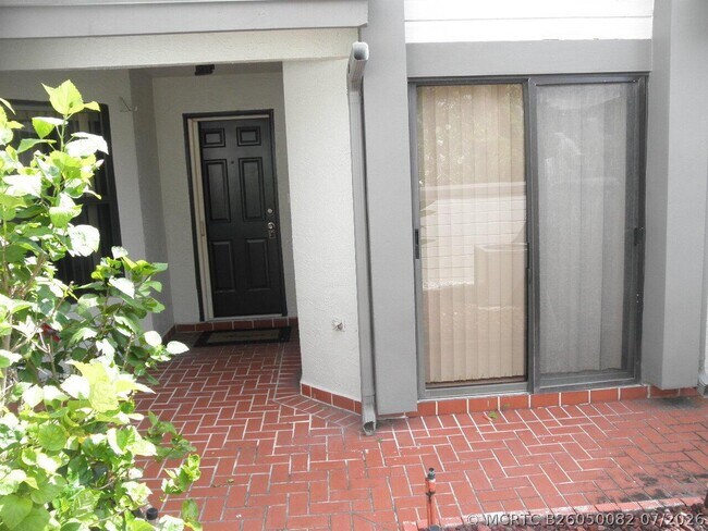 Foto del edificio - 1004 Landings Blvd