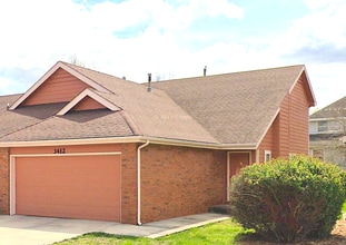 Building Photo - 3412 E Sunset St