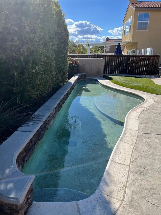 Foto del edificio - 32689 Cottonwood Rd