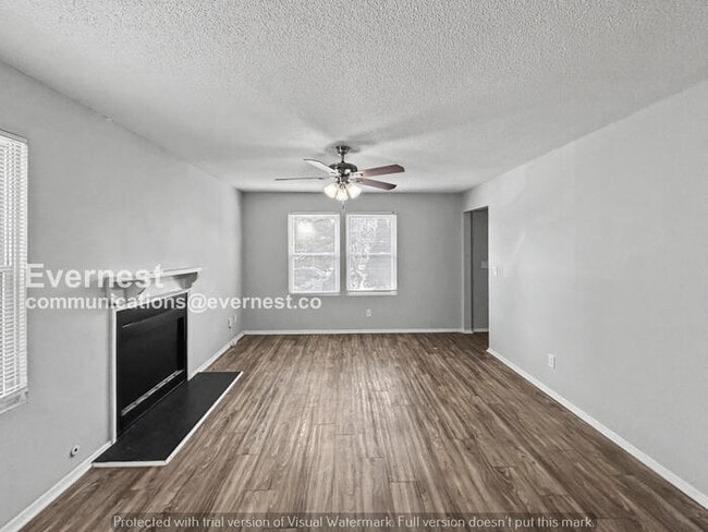 Building Photo - 3 Bed, 3 Bath Home with Fenced Yard & Garage / Pet-Friendly / Available Now!