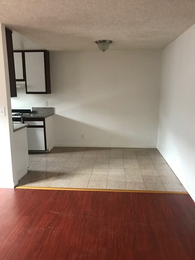 Dinning Area - 221 W Elm Ave