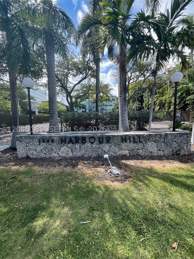 Foto del edificio - 2539 S Bayshore Dr