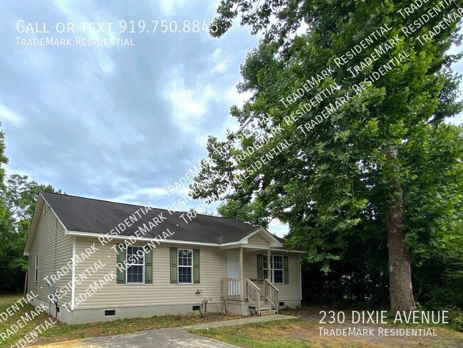 Building Photo - 3 Bedroom 2 Bath House on Dixie Ave. Avail...