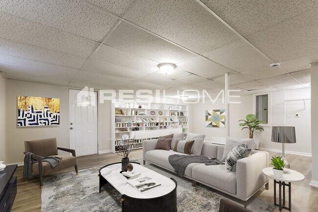 Building Photo - 26 Oldenburg Dr