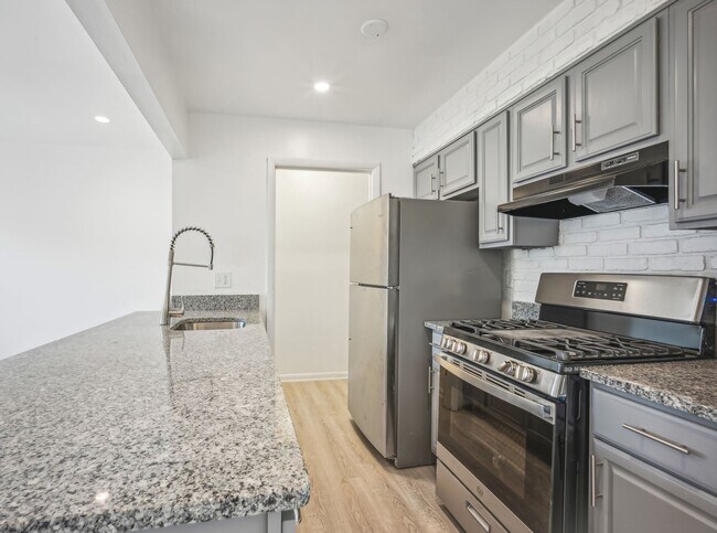 Foto del edificio - 3019 Sunset Ln