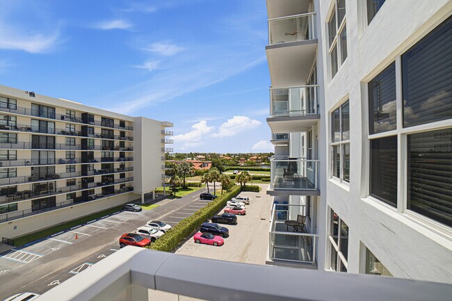Foto del edificio - 3450 S Ocean Blvd