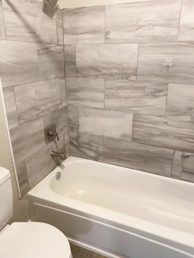 Foto del edificio - 1431 E Evans Ave