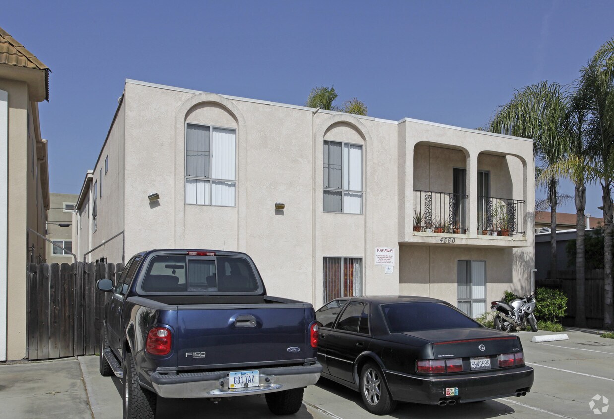 Primary Photo - 4560 Campus Ave