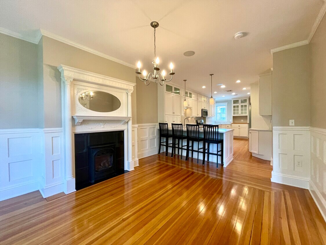 Primary Photo - 5 Strathmore Rd