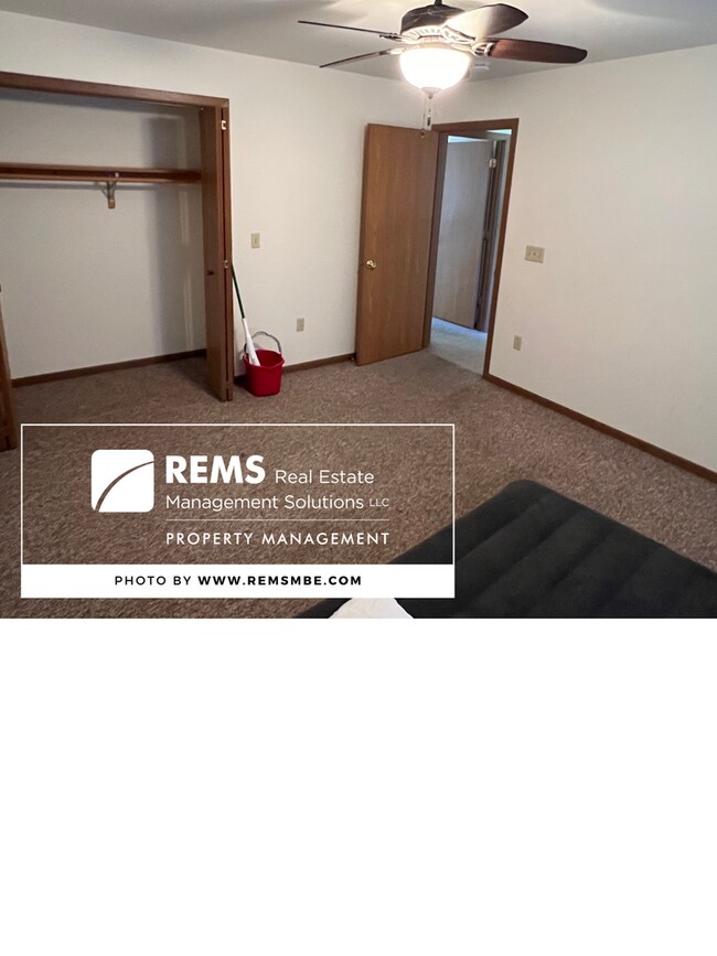 Foto del edificio - E6915 Chadwick Rd