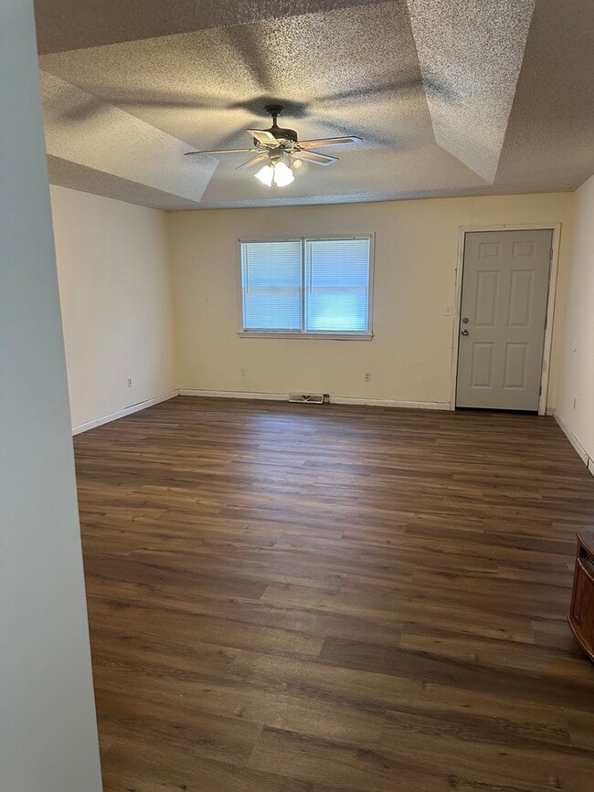 Building Photo - Great 3 bed bath home in SW Springfield