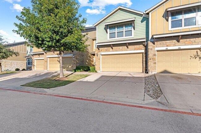 Building Photo - 1620 Bryant Dr