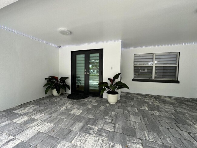 Foto del edificio - 6080 SW 16th St