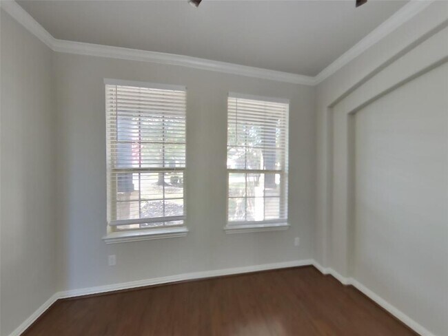 Foto del edificio - 1913 Colony Glen Ln