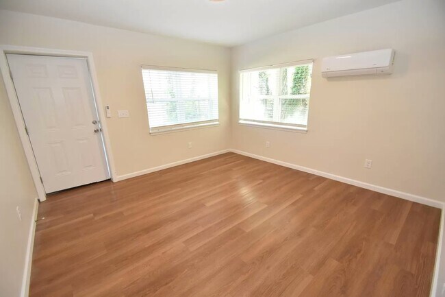 Building Photo - 701 South Highland Park Avenue, Unit 2