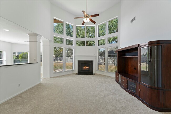 Foto del edificio - 26422 Creston Woods Dr