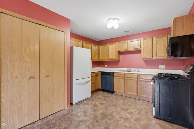 Foto del edificio - 490 Westwood Ct