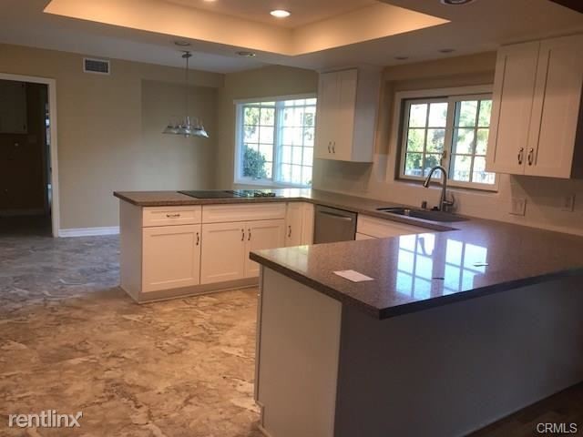 Foto del edificio - 5 br, 4 bath House - 824 Larchwood Dr