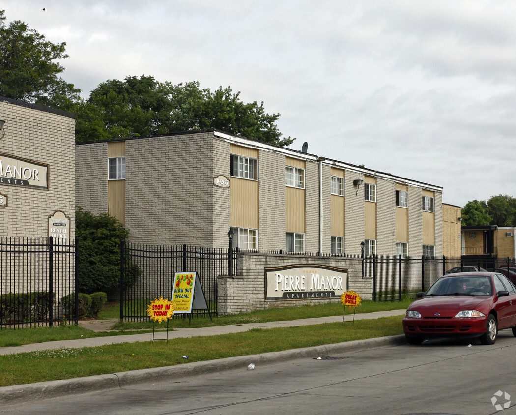 Building Photo - Pierre Manor Apartments