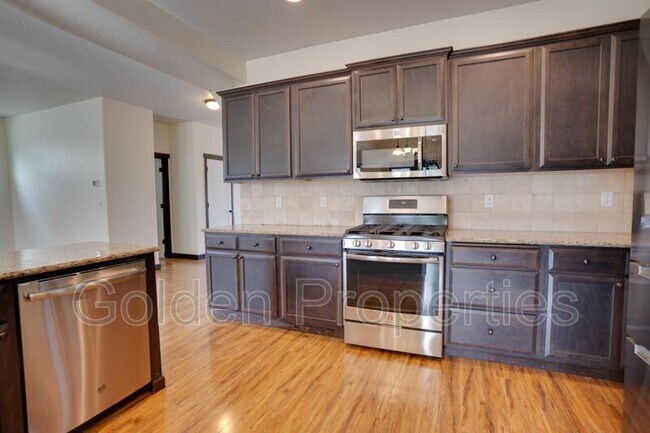 Building Photo - 6677 N Gavin Loop