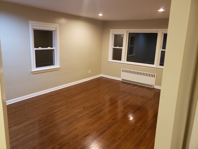 Living room - 368 Boyden Ave