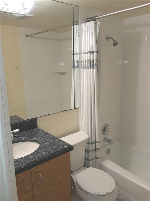 Foto del edificio - 245-247 E Glaucus St