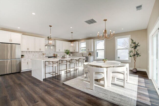 Building Photo - 2211 Farougi Ct