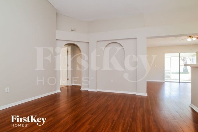 Foto del edificio - 110 Reeding Ridge Dr W