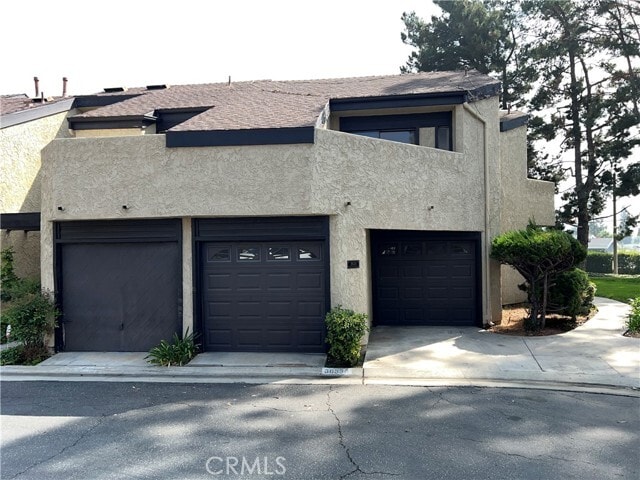 Building Photo - 3633 Cottonwood Cir