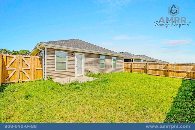 Foto del edificio - 3-Bedroom Home In Suburban-Style Neighborh...