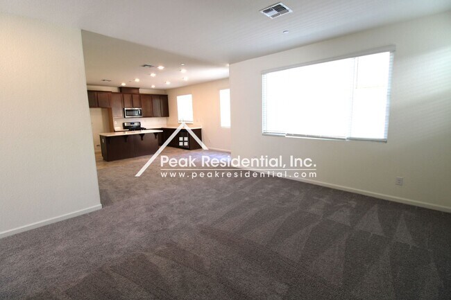 Building Photo - Brand New Rocklin 4bd/3ba House with 2 Car...