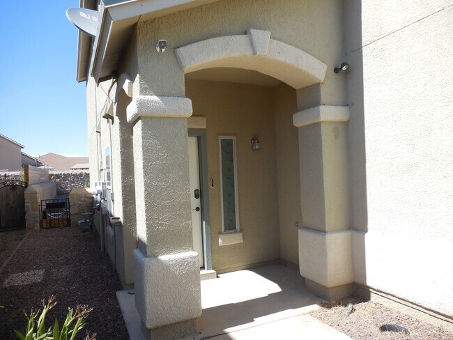 Foto del edificio - 7045 Eagle Nest Ct