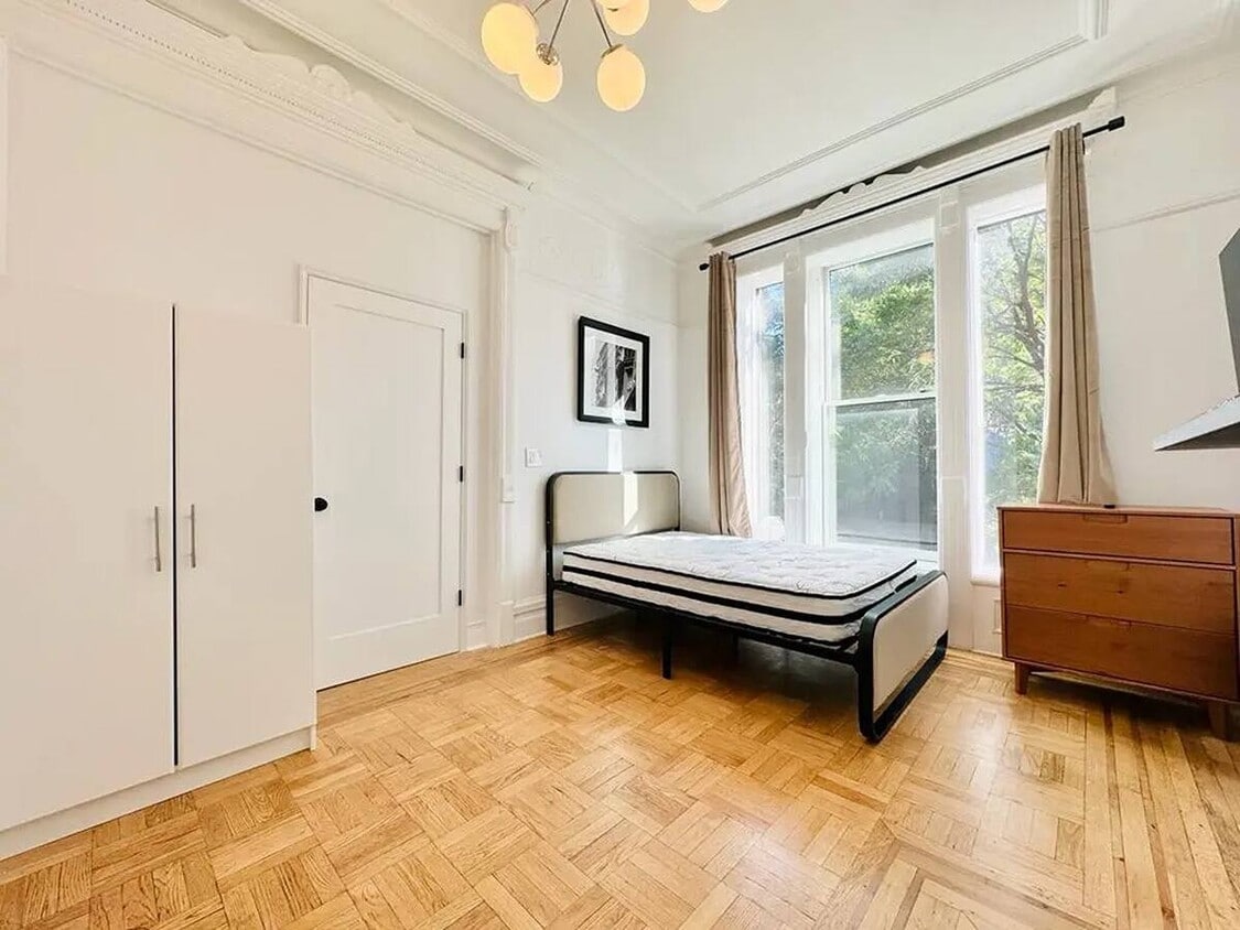 Furnished room/NOT APARTMENT - Furnished room/NOT APARTMENT