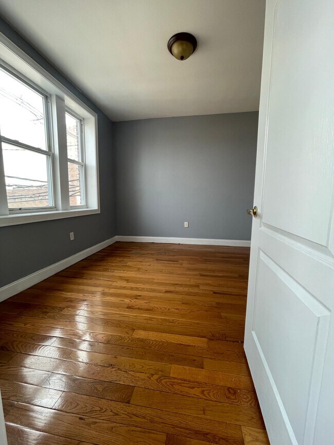 Unit 22 - 1204 Kennedy Blvd