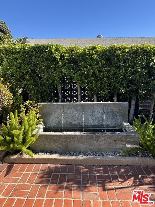 Building Photo - 1128 N Crescent Heights Blvd