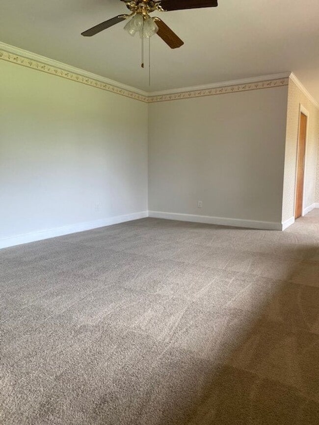 Building Photo - 819 Old Smith Chapel Rd