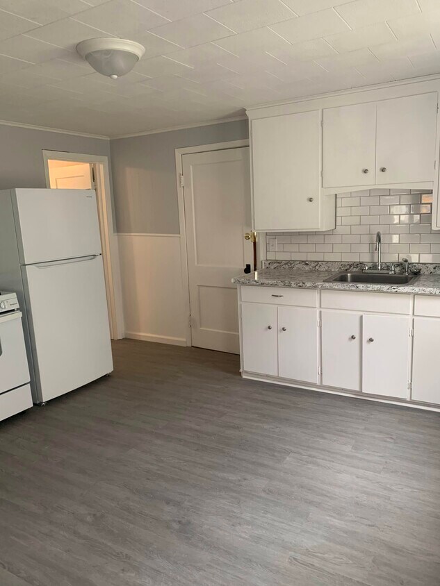 Foto principal - 2108 Clinton St