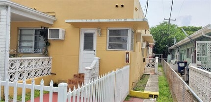 Building Photo - 2114 Biarritz Dr