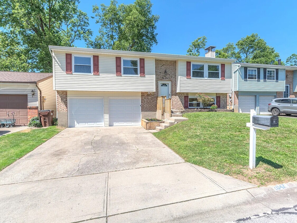 Primary Photo - 1047 Alpine Ct