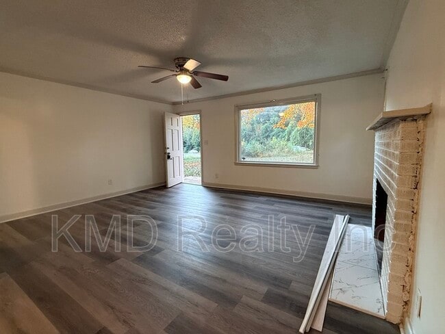 Building Photo - 9225 Old Moores Chapel Rd